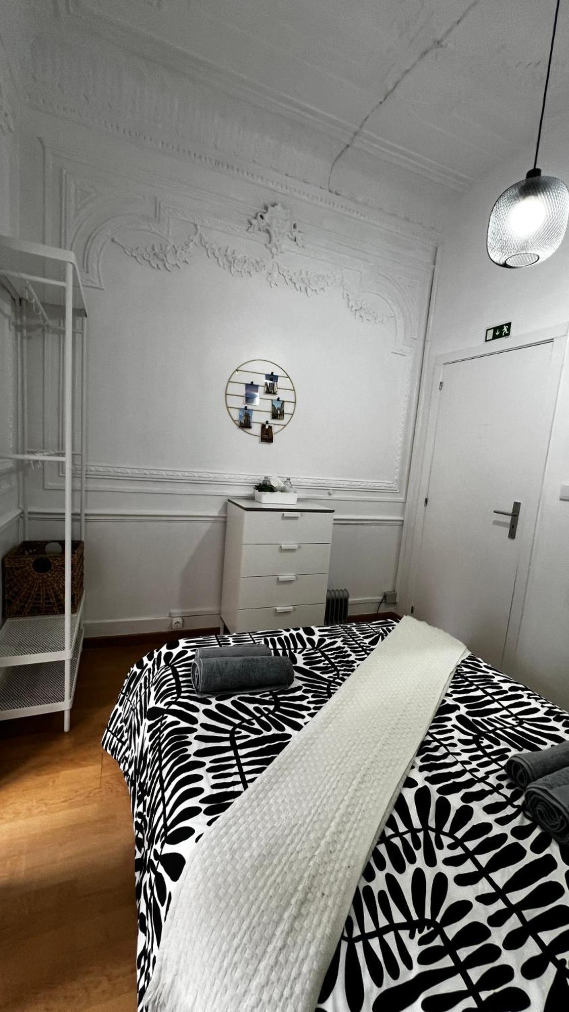 Quarto Duplo Standard com Banheiro Compartilhado
